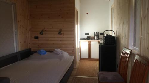 Suure-Jaani House | Vana Postimaja Accommodation