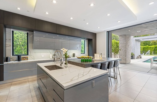 Tarzana House | Vanalden - Luxury Estate, Gated with Entertainer's Backyard