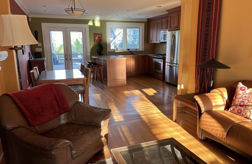 Dunbar House | Vancouver British Columbia Westside - Dunbar Haven 2 bedroom home