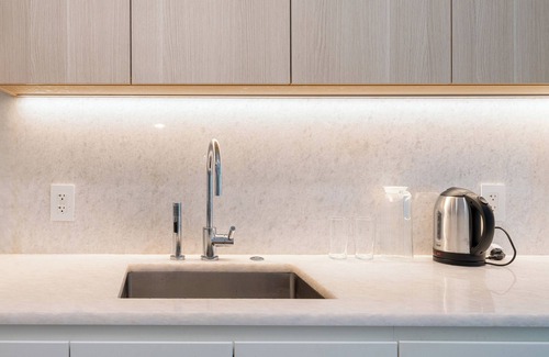 Marpole Condo | Vancouver cozy AC studio,free parking,close to YVR,Skytrain,UBC,hospital