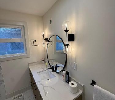 Strathcona House | Vancouver Downtown BNB
