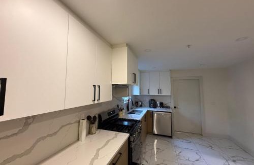 Strathcona House | Vancouver Downtown BNB