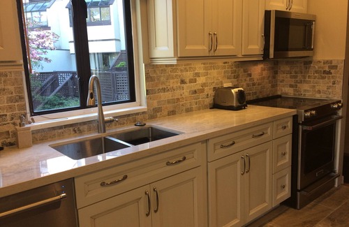 Fairview House | Vancouver False Creek: Deluxe Waterfront TownHome at Granville Island
