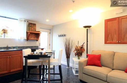 Riley Park Apartment | Vancouver Mount Pleasant Garden Suite - central, convenient, convenient, quiet