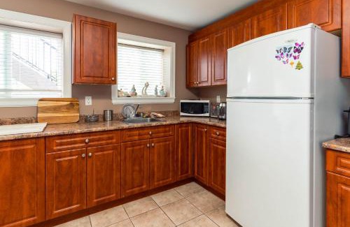 Coquitlam House | Vancouver Yuelai Guesthouse