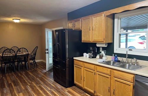 Hico House | Vandalia Retreat, 3 bedroom home situated on 10 acres of wooded privacy!