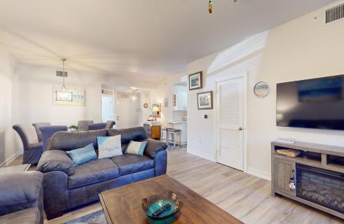 Vanderbilt Beach Apartment | Vanderbilt Villas