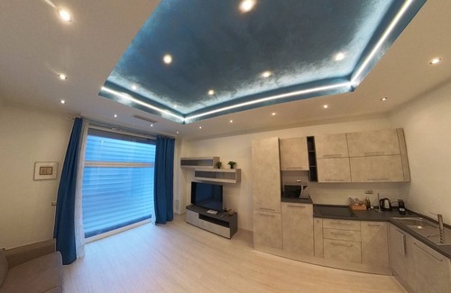 Gorla Apartment | Vangogh Casa Vacanze - Affari A 100mt MM1 Gorla Lingue Parlate Inglese -italiano