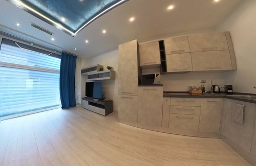 Gorla Apartment | Vangogh Casa Vacanze - Affari A 100mt MM1 Gorla Lingue Parlate Inglese -italiano