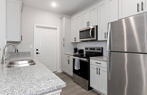 Newberry Apartment | Vanguard 1BD 9 - One Bedroom Apartment, Sleeps 2