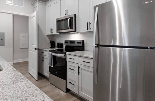 Newberry Apartment | Vanguard 2BD 3 - Two Bedroom Apartment, Sleeps 4