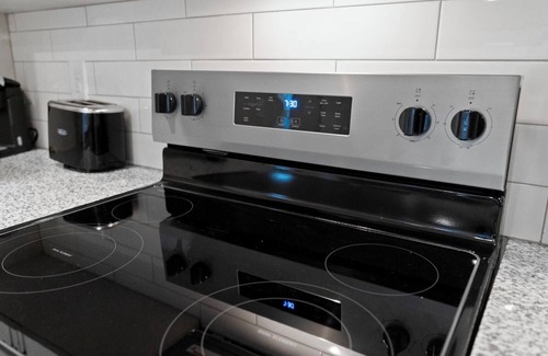 Newberry Apartment | Vanguard 2BD 3 - Two Bedroom Apartment, Sleeps 4
