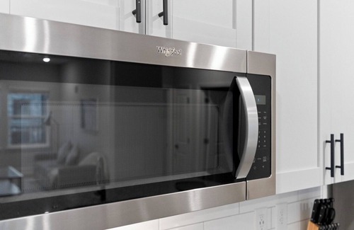 Newberry Apartment | Vanguard 2BD 3 - Two Bedroom Apartment, Sleeps 4