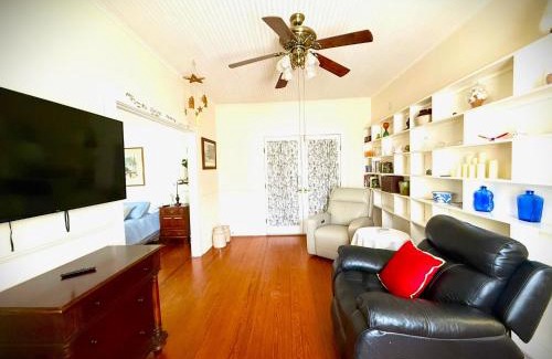Brenham House | Vanilla Dream Suite at The Brenham House