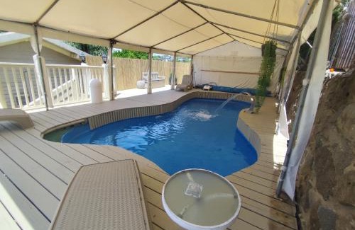 Had Nes Cabin | Vanilla Grey