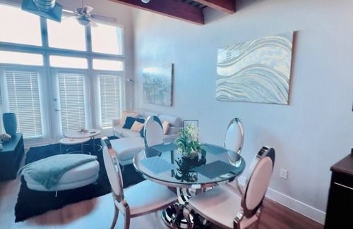 Downtown Fort Worth Apartment | Vanity 1.5 Bedroom Loft in Downtown Fort Worth Charming apartment