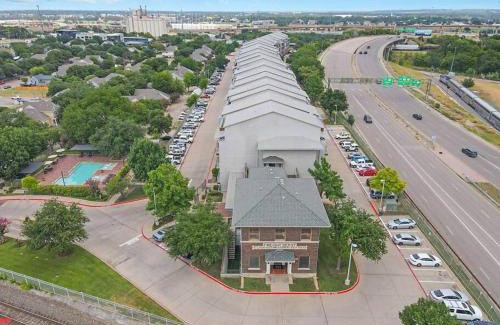 Downtown Fort Worth Apartment | Vanity 2 Bedroom Loft Downtown Ft Worth