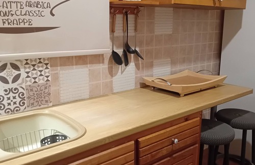 Ilisia Apartment | Vanna's place, Hilton area, balcony, min to the sites