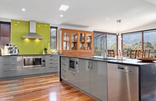 Lake Crackenback Ski Chalet | Vantage | Crackenback