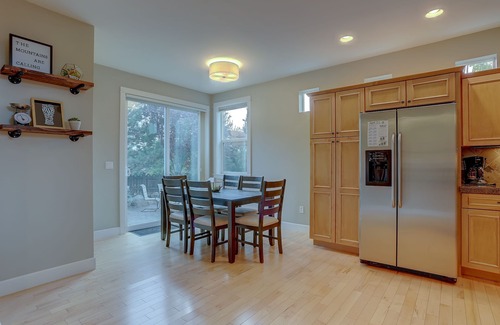 Southern Crossing House | Vantage Point 3 Bedroom Townhouse by RedAwning