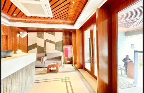 Kakarmatha Hotel | VARANASI HOTEL MANTVA PALACE Near Kashi Vishwanath Temple - A Luxuary Hotel In Varanasi