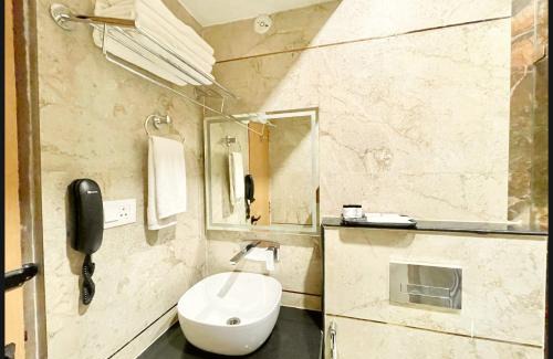 Kakarmatha Hotel | VARANASI HOTEL MANTVA PALACE Near Kashi Vishwanath Temple - A Luxuary Hotel In Varanasi