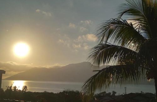Sao Francisco da Praia Apartment | Varanda Suspensa em São Sebastião.