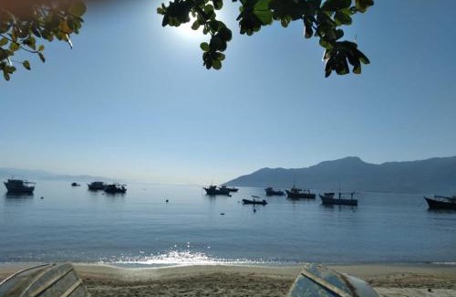 Sao Francisco da Praia Apartment | Varanda Suspensa em São Sebastião.