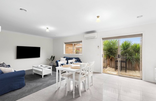 Geelong West House | Varee - Newly Renovated & Stylish