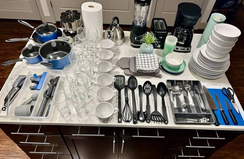 Woodlake - Briar Meadow Apartment | Vargos Long term Gym pool 2B2B King fully equipped