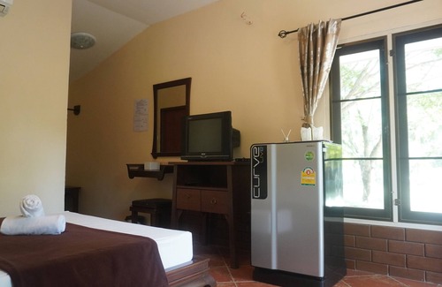 Suan Phueng Hotel | Varintorn Resort