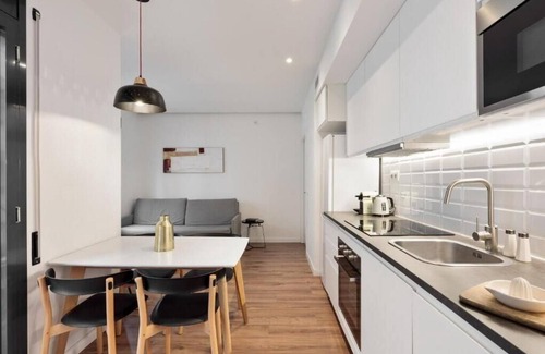 L'Hospitalet de Llobregat Apartment | VARIOS APTOS. BARCELONA/HOSPITALET DE LLOBREGAT, 3 pers/apto.