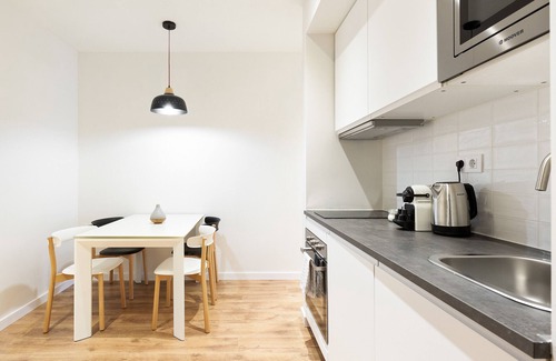 L'Hospitalet de Llobregat Apartment | VARIOS APTOS. BARCELONA/HOSPITALET DE LLOBREGAT, 3 pers/apto.