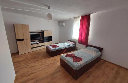 Slatina Apartment | Varipatti House