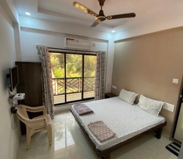 Varchi Ali Hotel | Vartak Wadi Smita Villa