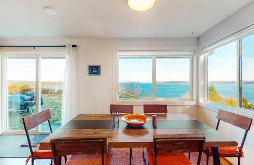 South Colby House | Vashon Island Retreat