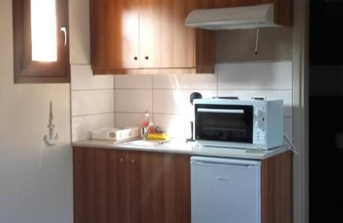 Kala Nera Apartment | Vasileiou Family Studio Sleeps 4