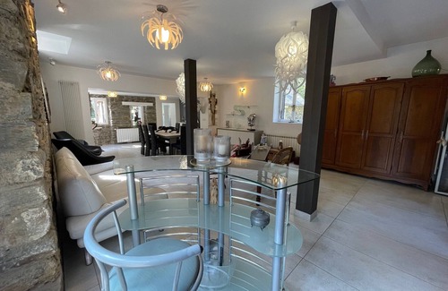 Cier-de-Luchon House | Vast contemporary residence with billiard table and blanéo bathtub
