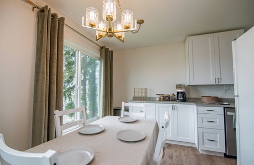 Pacific County House | Vast Views of the Willapa River