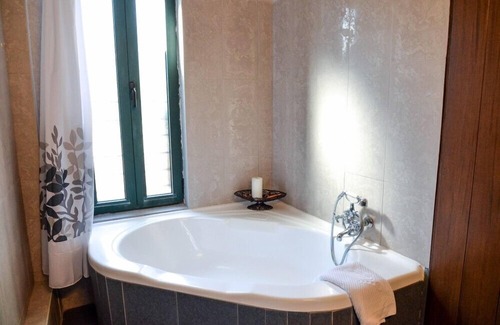 Mesaia Trikala House | Vathyskia Guesthouse