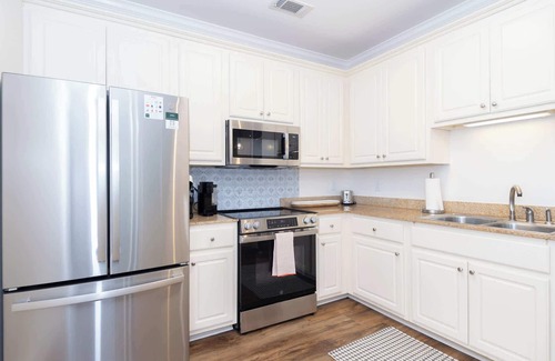 Oxford Condo | Vaught Views at Turnberry by Apex Short Term Stays