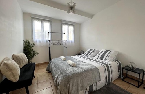 Montereau-Fault-Yonne Apartment | Vaugirard - 4 pers Terrasse