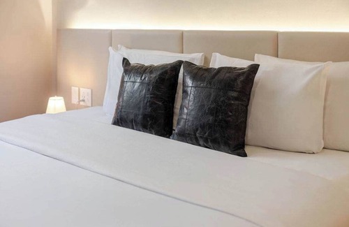 Gay Village Hotel | Vault King – Heart of Montreal