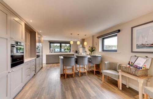 Deal House | Vause at Sea