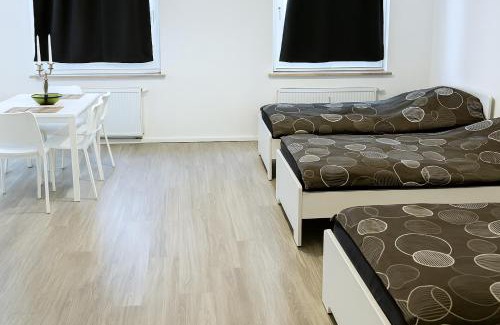 Solingen Apartment | VAZ Apartments Birkenweiher für Monteure und Fachkräfte, WLAN,TV, Küche, 4-8 Personen