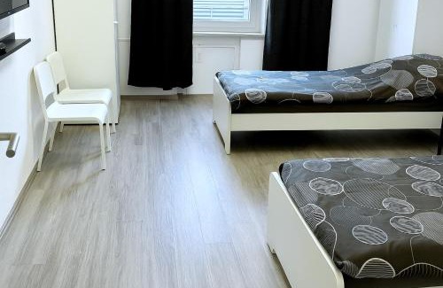 Solingen Apartment | VAZ Apartments Birkenweiher für Monteure und Fachkräfte, WLAN,TV, Küche, 4-8 Personen