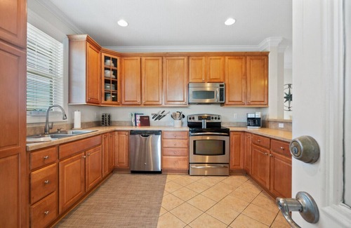 Sandbridge House | VB Paradise/Private Pool, Hot Tub