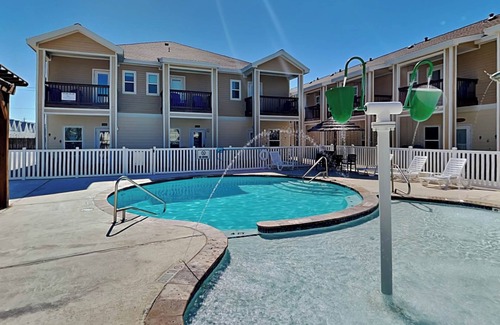 Corpus Christi House | Vbp925-trestles