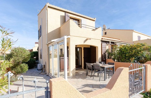 Foulquines House | VC43 : 3 room holiday house with collective swimming pool