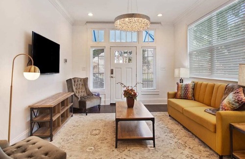 Seventh Ward House | VCAY-Stylish Bucket-List Check Off Near French Quarter